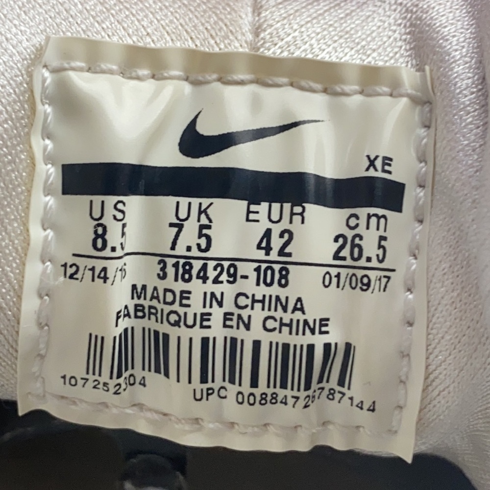 Nike Air Huarache White/Silver Athletic Running Shoes 318429-108 Men's Size 8.5 - Picture 11 of 12